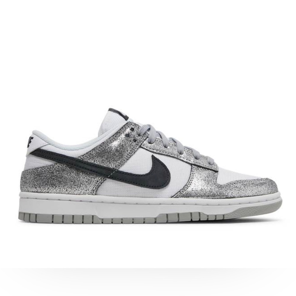 Women’s Dunk Low Golden gal